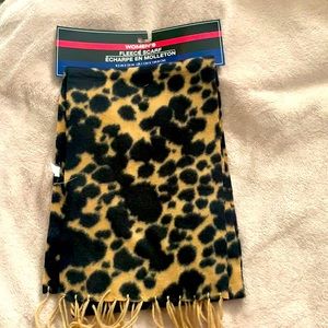 Women’s fleece scarf!